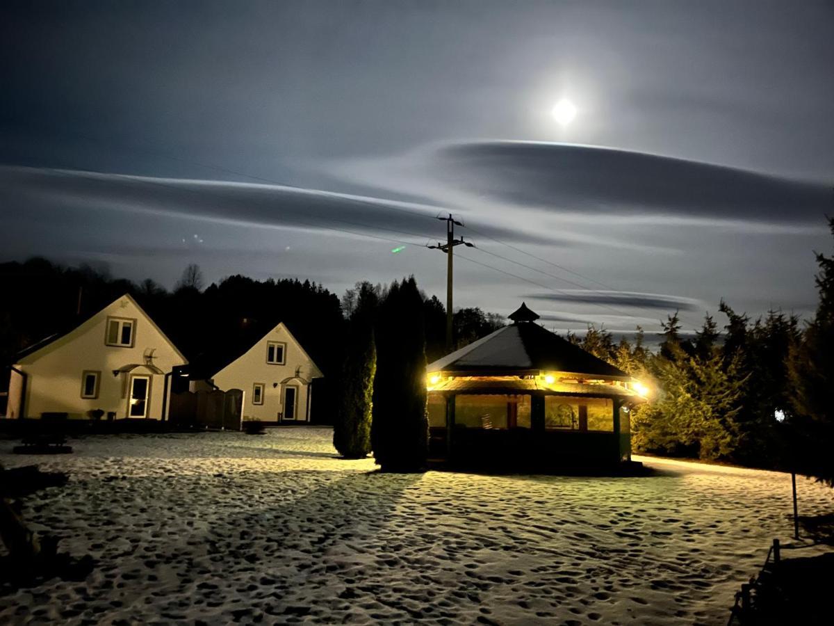 Domki Nad Stawem Uherce Uherce Mineralne Esterno foto