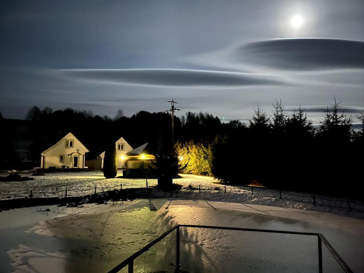 Domki Nad Stawem Uherce Uherce Mineralne Esterno foto