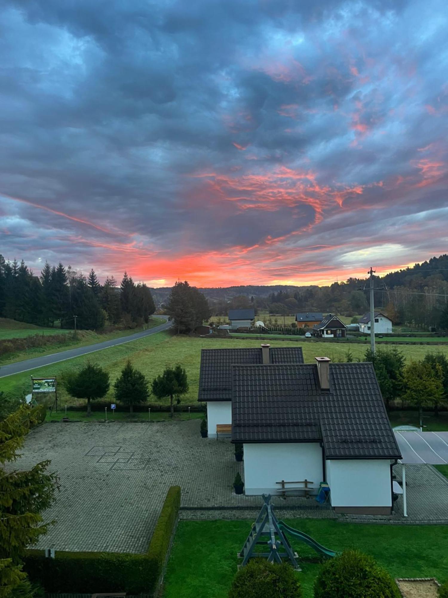 Domki Nad Stawem Uherce Uherce Mineralne Esterno foto