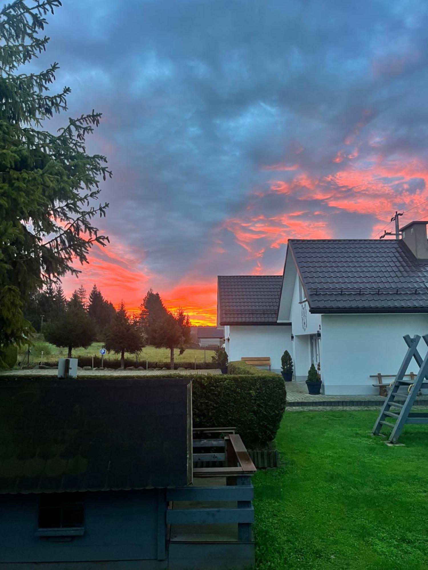 Domki Nad Stawem Uherce Uherce Mineralne Esterno foto